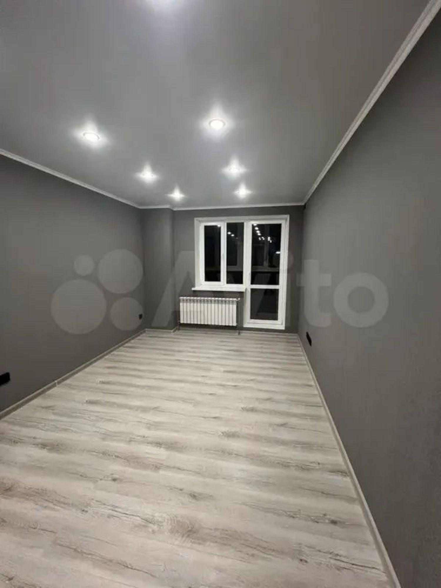 Купить квартиру за 4 370 000 рублей на б-р Комарова, 1 к.2