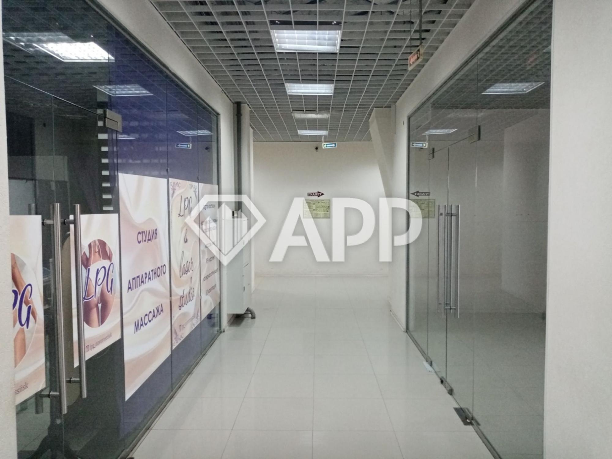 Сдать торговое помещение за 90 000 рублей на пр-кт Дзержинского, 211