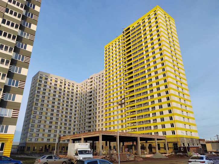 4-комн квартира улица Юркина, 8