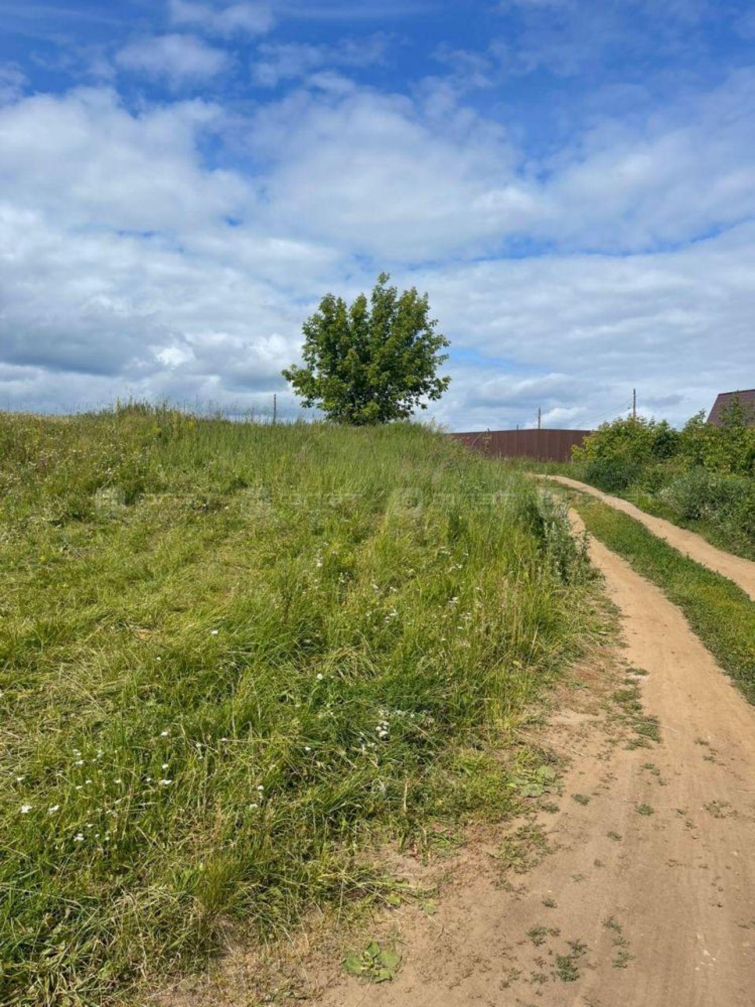 Купить землю, земельный участок за 2 500 000 рублей на ул. Мари-Луговая