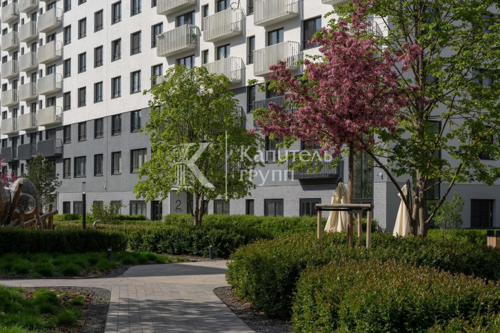 3-комн квартира улица Газовиков, 38
