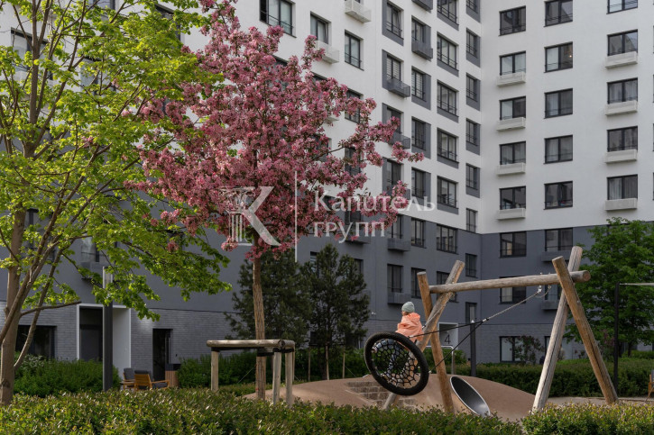 3-комн квартира улица Газовиков, 38