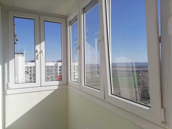 3-комн квартира улица Адмирала Пустошкина, 22к10