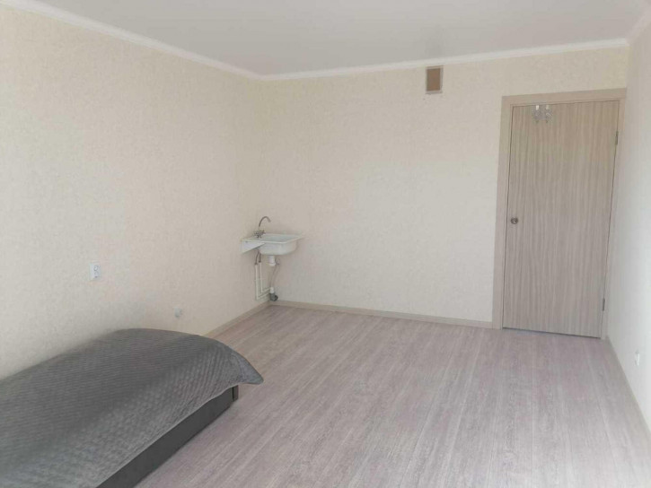 3-комн квартира улица Адмирала Пустошкина, 22к10