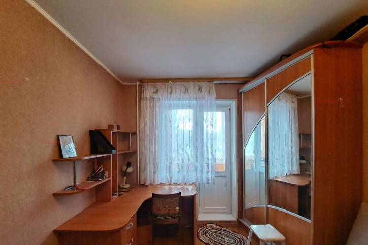 4-комн квартира Ленина 17