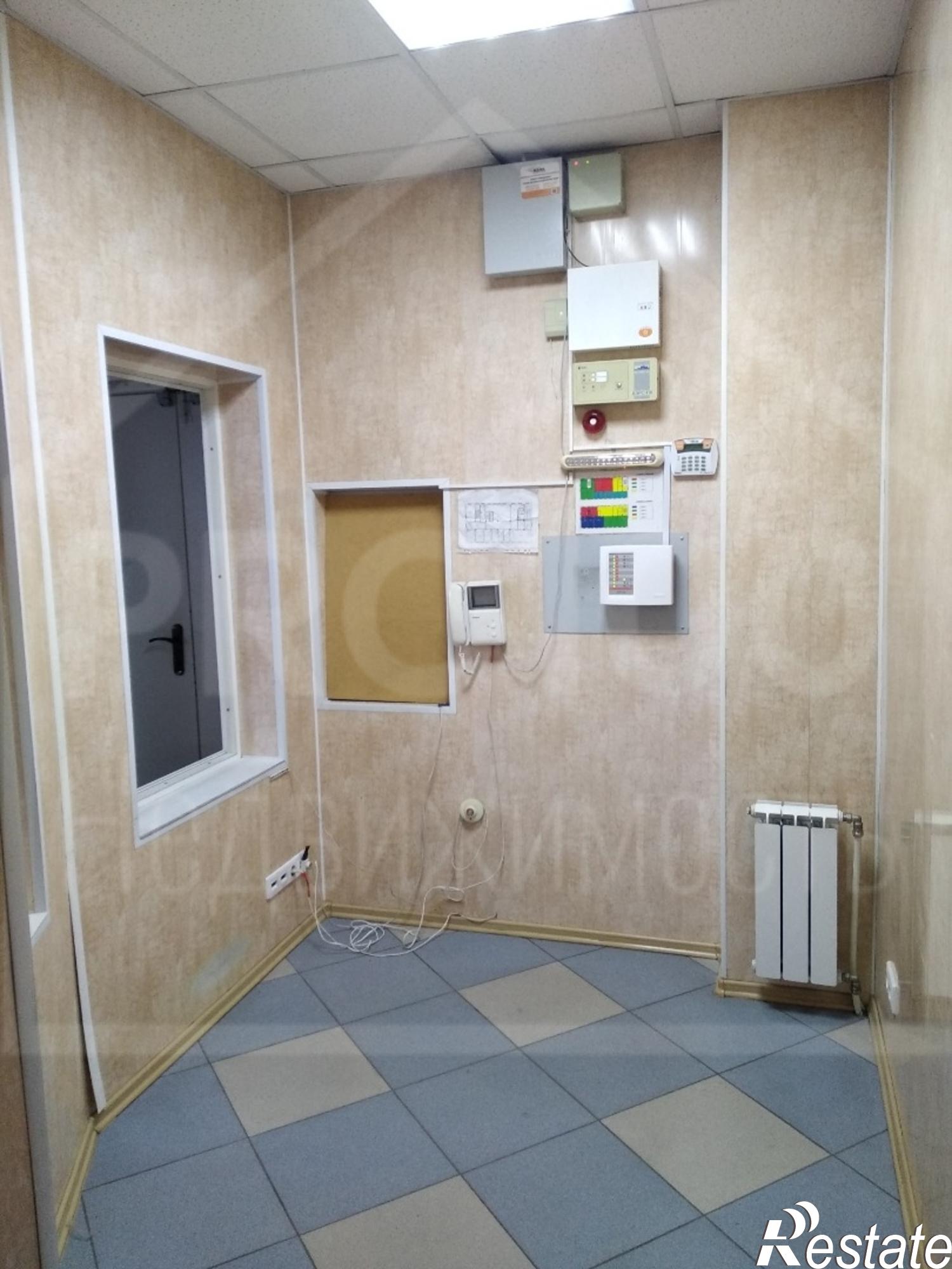 Сдать офис, помещение под офис за 100 000 рублей на р-н. Центральный,10 лет Октября улица,166/1