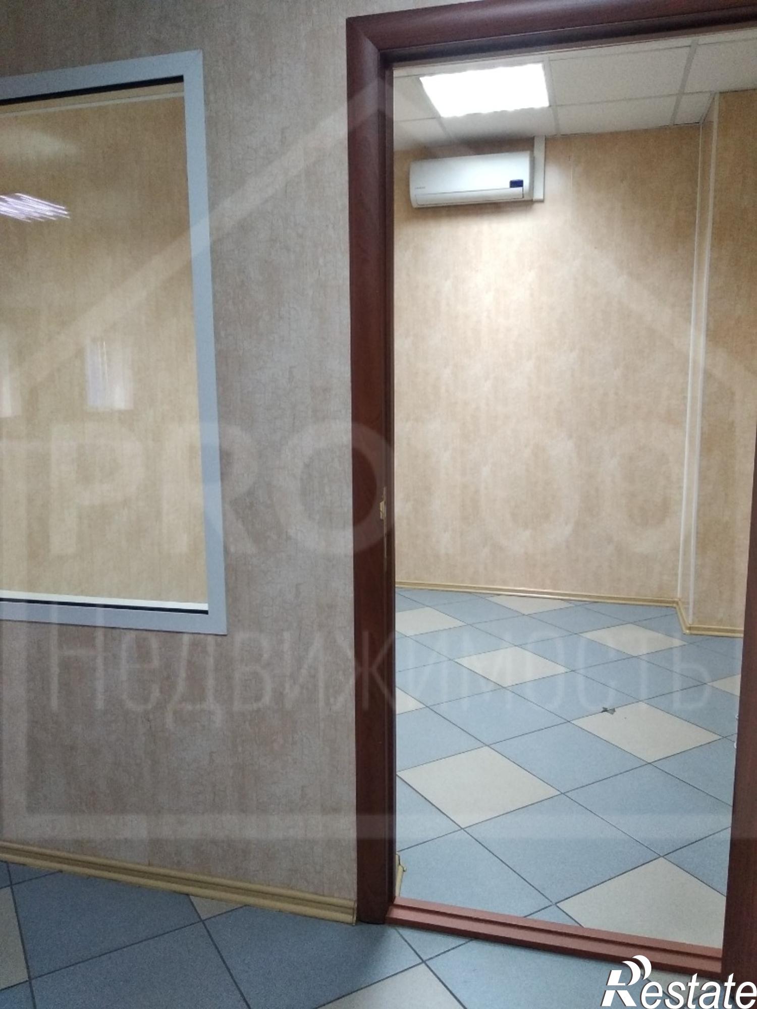 Сдать офис, помещение под офис за 100 000 рублей на р-н. Центральный,10 лет Октября улица,166/1