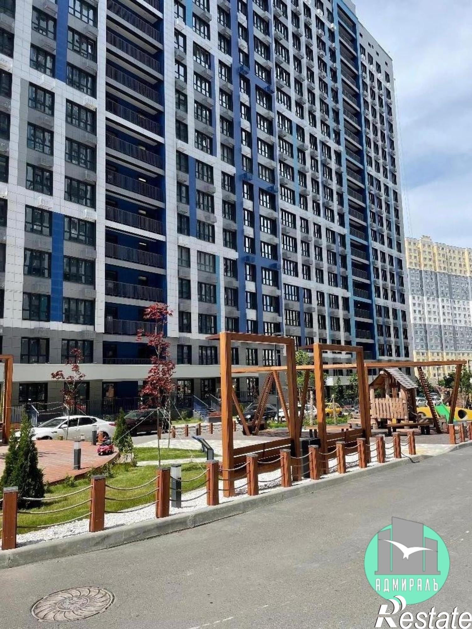 Продажа 2-комн квартиры муниципальное образование Новороссийск,Алексея Матвейкина улица,1Ак4