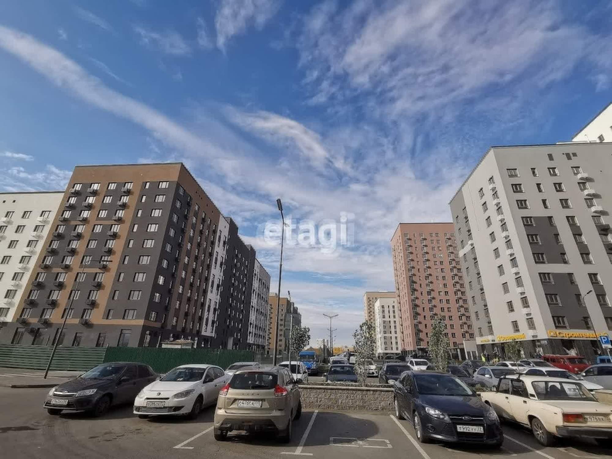 Купить помещение свободного назначения за 18 300 000 рублей на Республики 204к.12