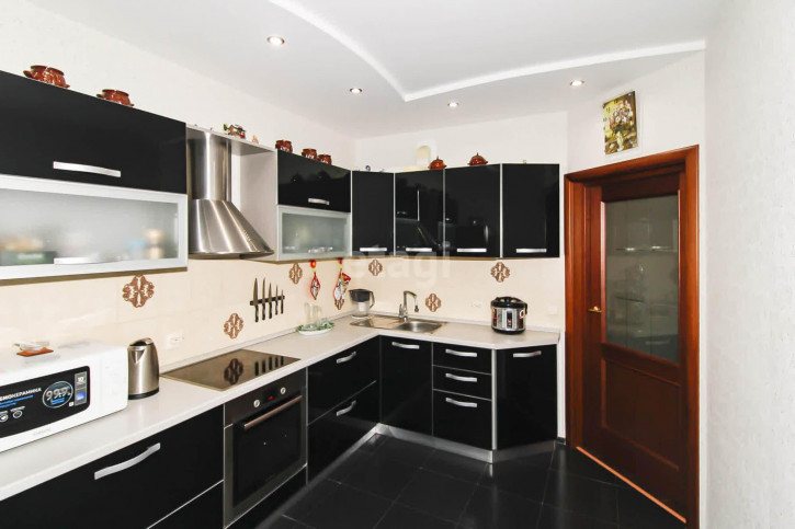 2-комн квартира Комсомольская, 75