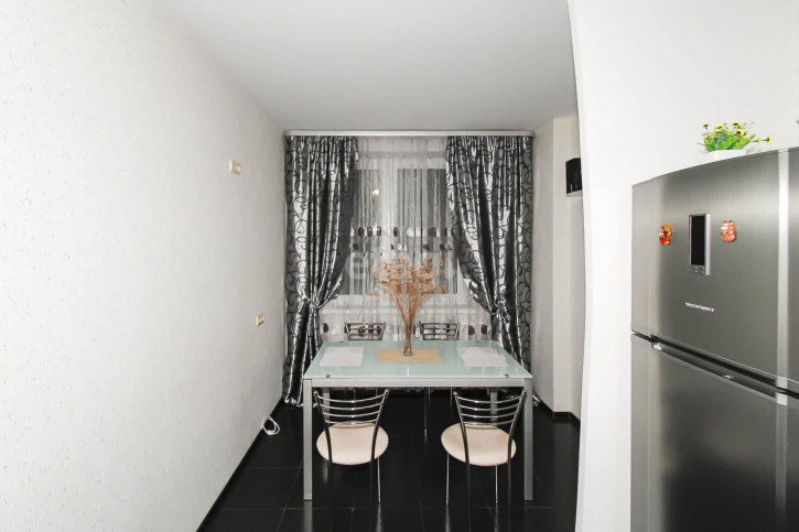 2-комн квартира Комсомольская, 75