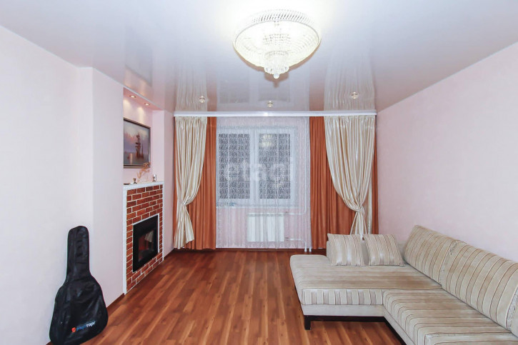 2-комн квартира Комсомольская, 75