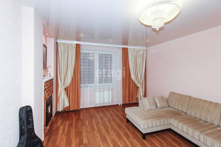 2-комн квартира Комсомольская, 75
