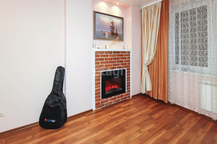 2-комн квартира Комсомольская, 75