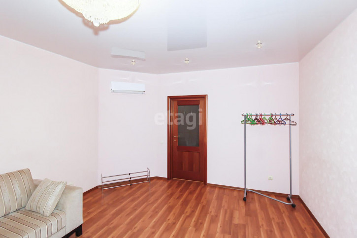 2-комн квартира Комсомольская, 75