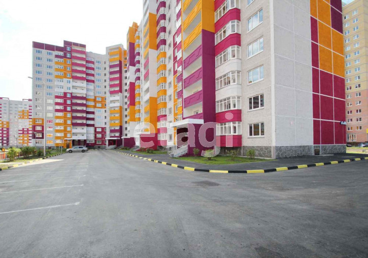 3-комн квартира Созидателей, 10