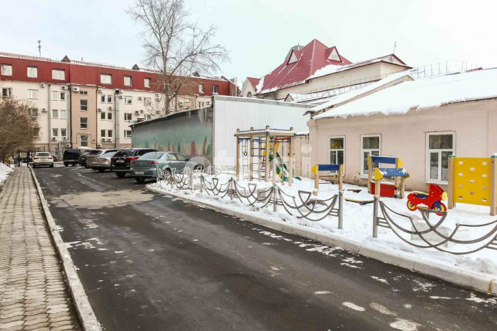 4-комн квартира Семакова, 21
