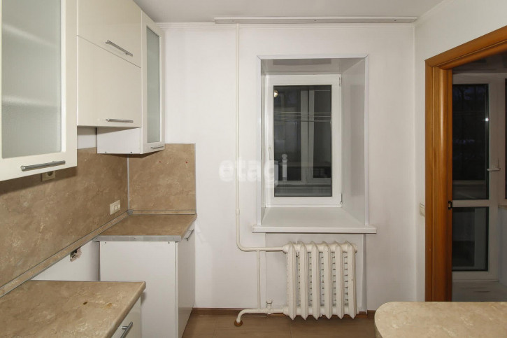 3-комн квартира Уральская, 10
