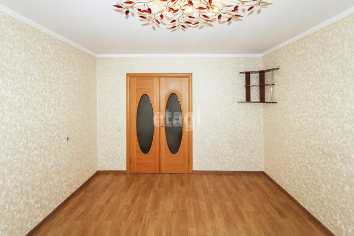 3-комн квартира Уральская, 10