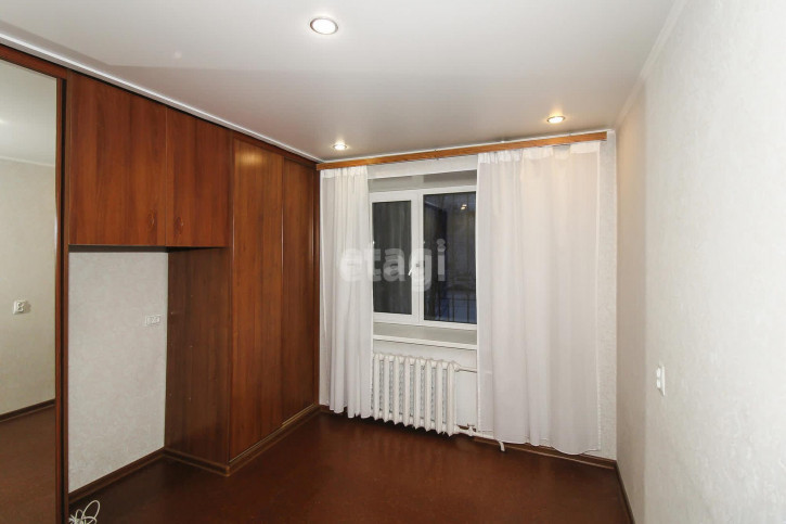 3-комн квартира Уральская, 10