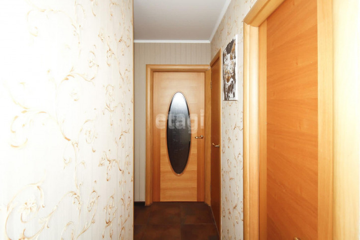 3-комн квартира Уральская, 10