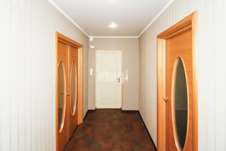 3-комн квартира Уральская, 10