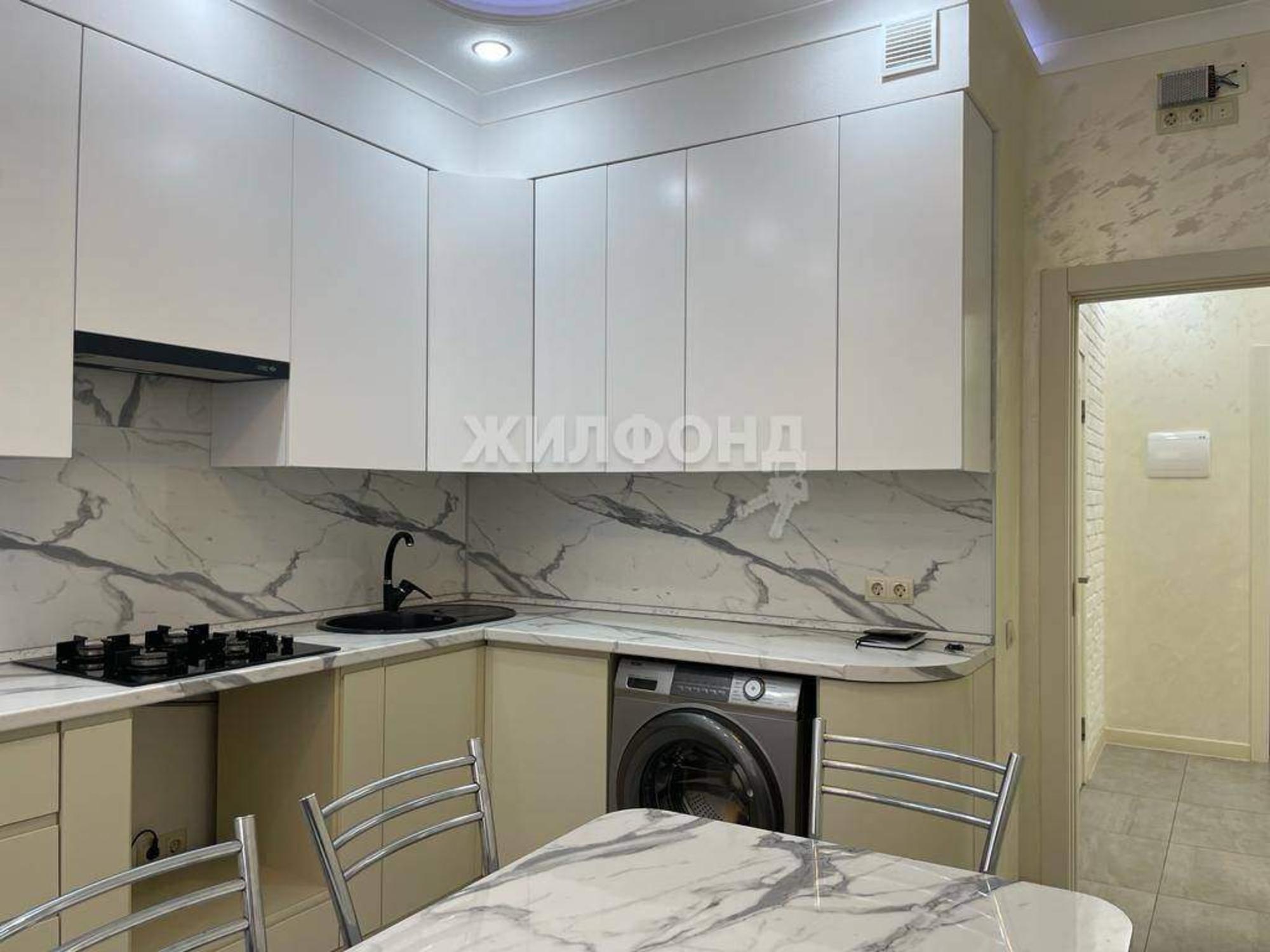 Купить квартиру за 12 360 000 рублей на Суворова улица, д.27