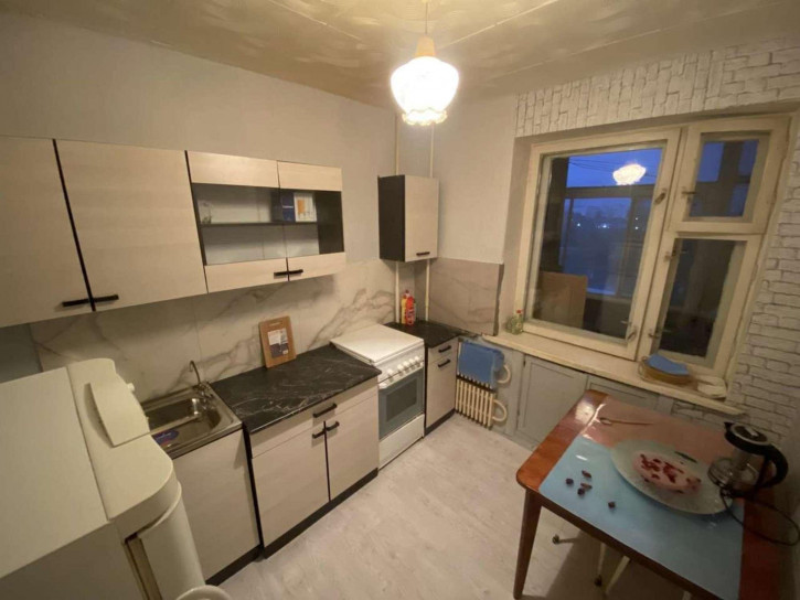 2-комн квартира Днепровская улица, 5