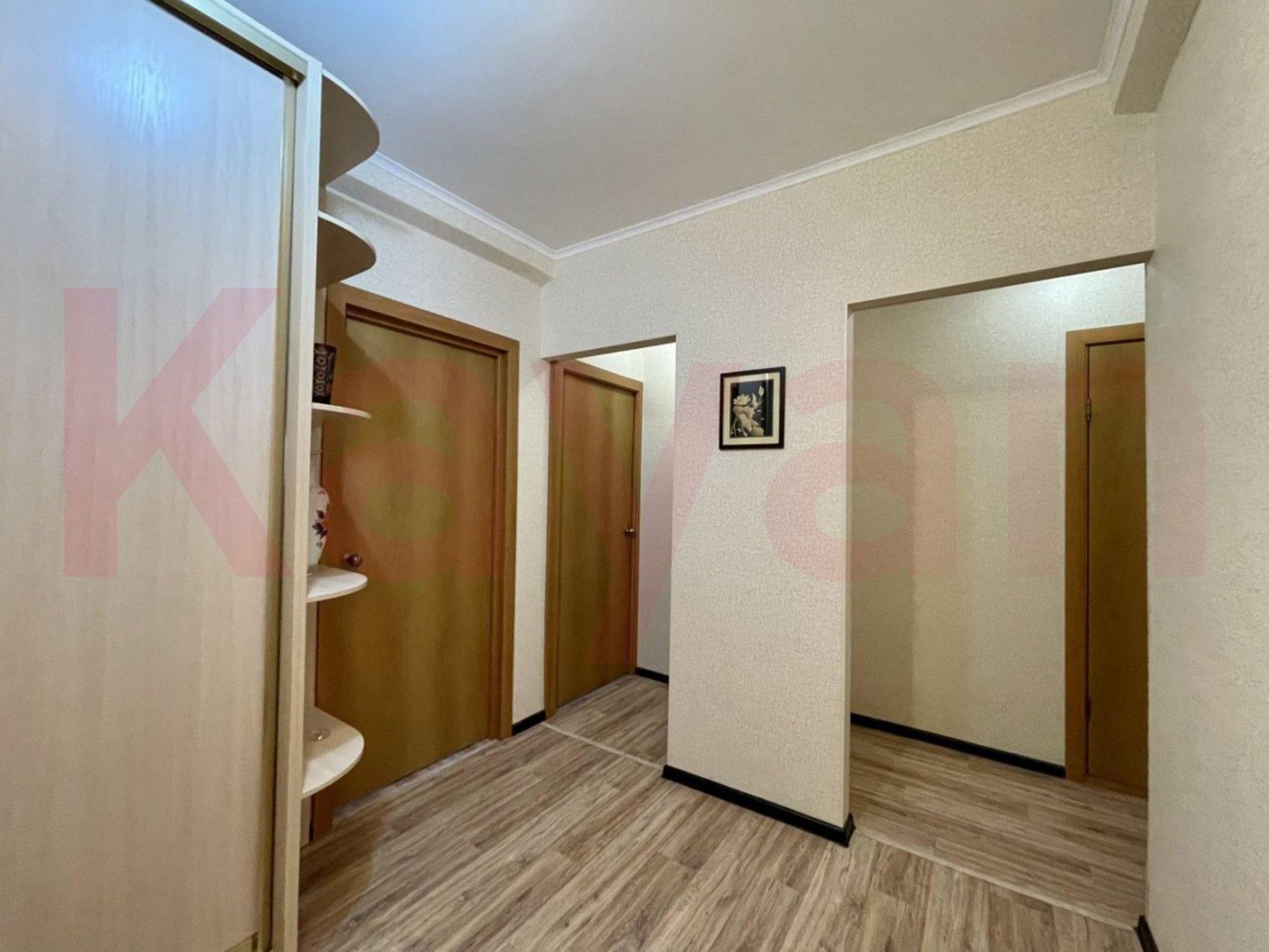 Купить квартиру за 10 000 000 рублей на Маршала Жукова ул.