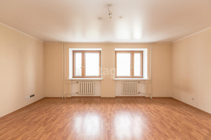 5-комн квартира Депутатская, 80