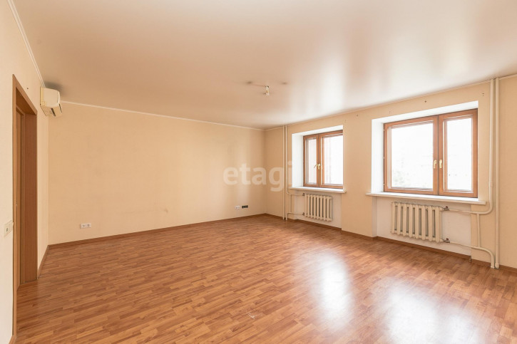 5-комн квартира Депутатская, 80
