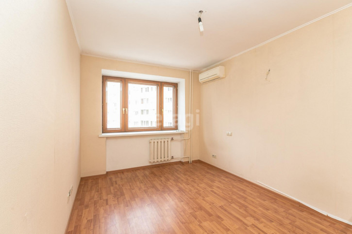 5-комн квартира Депутатская, 80