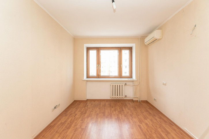 5-комн квартира Депутатская, 80