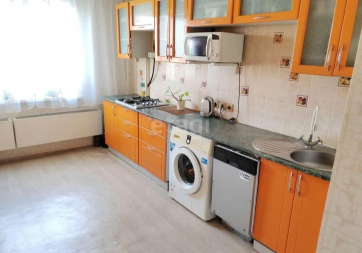 3-комн квартира Театральная, 2 к 1