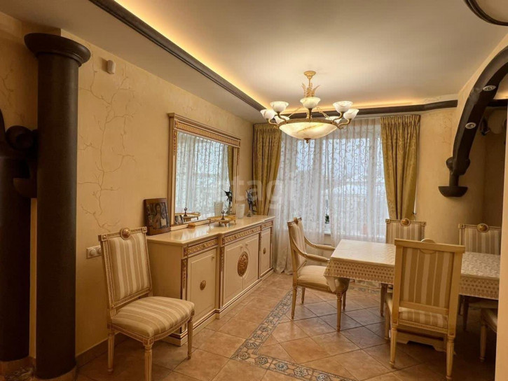 4-комн квартира Кировградская, 20
