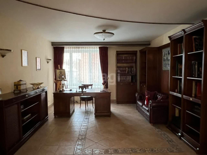 4-комн квартира Кировградская, 20