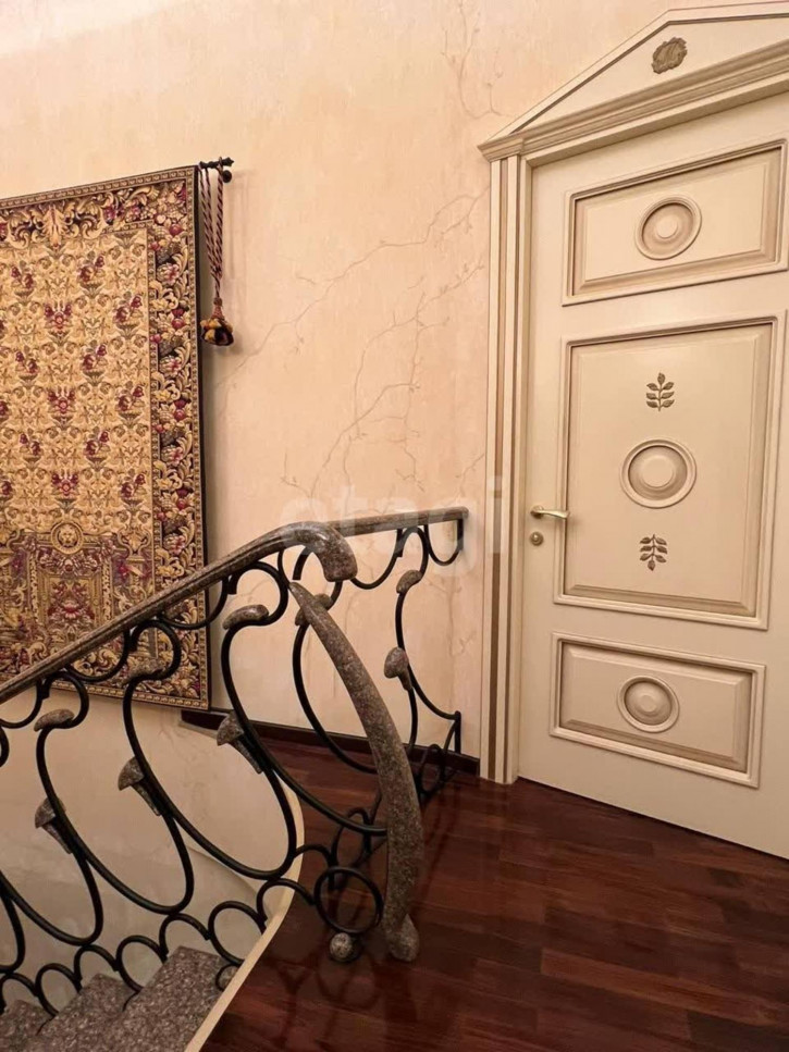 4-комн квартира Кировградская, 20