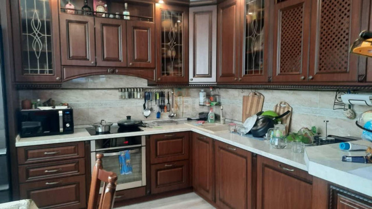 2-комн квартира Счастливая, 8