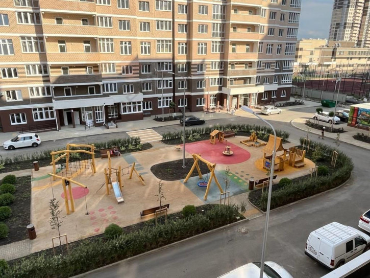 2-комн квартира Мурата Ахеджака ул, 12к2