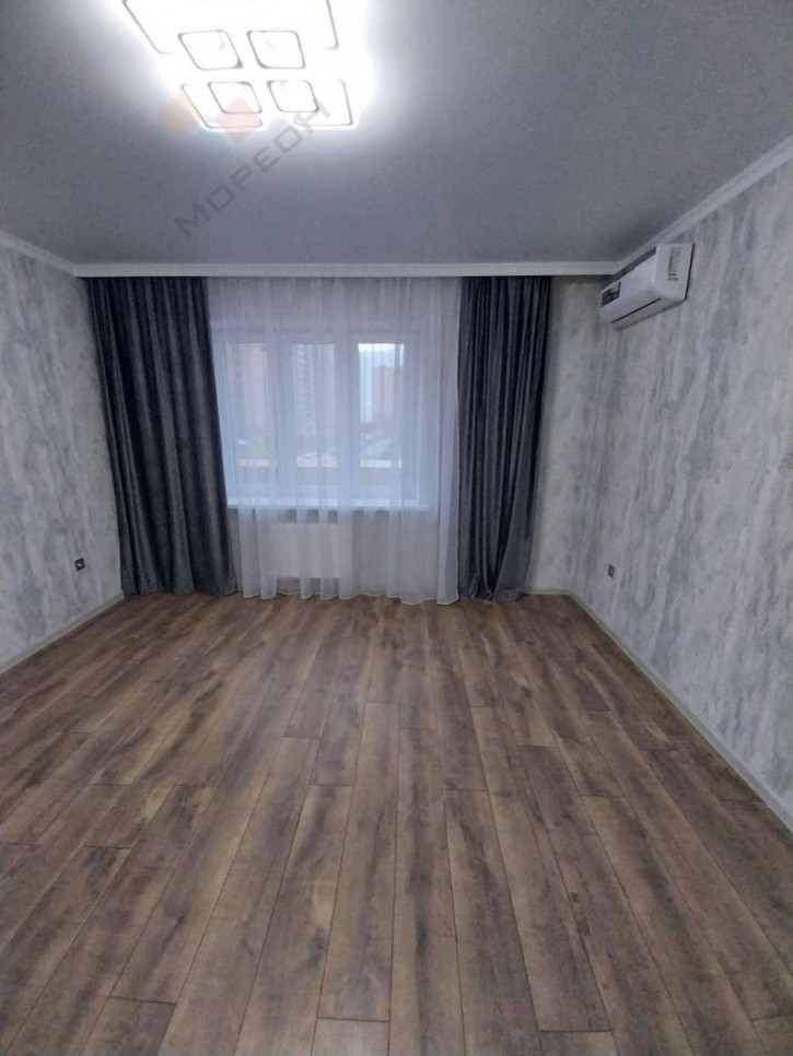 3-комн квартира Героя Георгия Бочарникова ул, 12