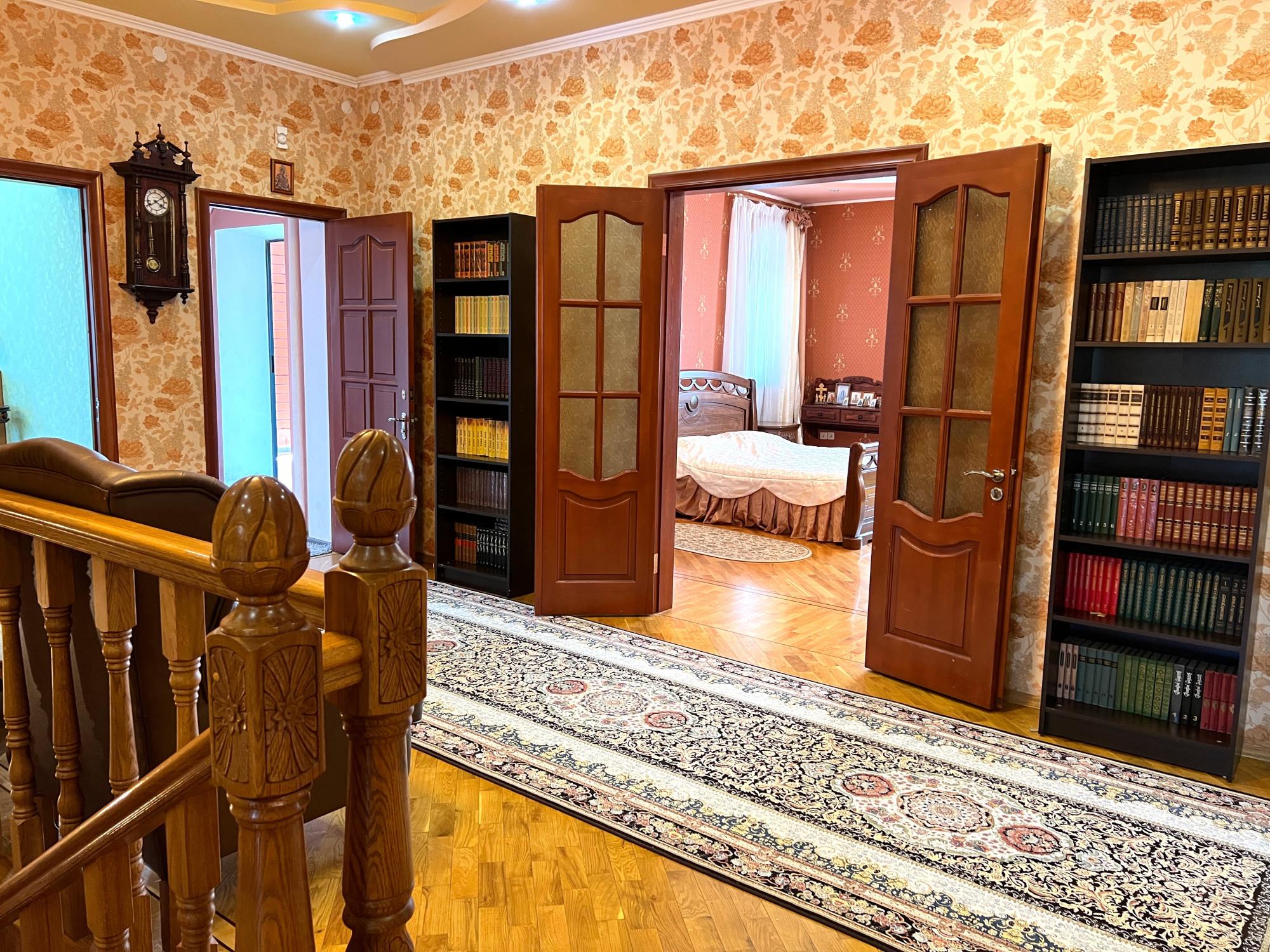 Купить дачу, дом, коттедж за 22 500 000 рублей на Тропинка ул., 35