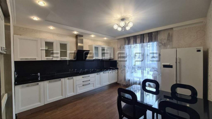 3-комн квартира Авиаторов, 39