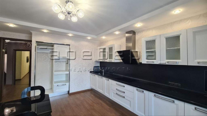 3-комн квартира Авиаторов, 39