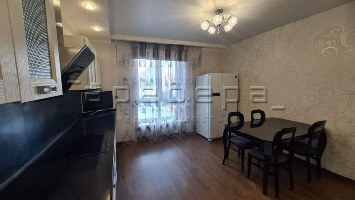3-комн квартира Авиаторов, 39