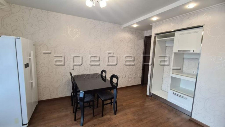 3-комн квартира Авиаторов, 39