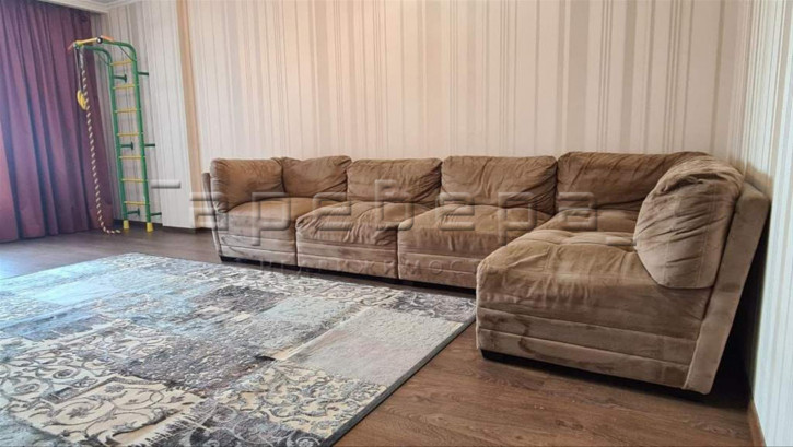 3-комн квартира Авиаторов, 39