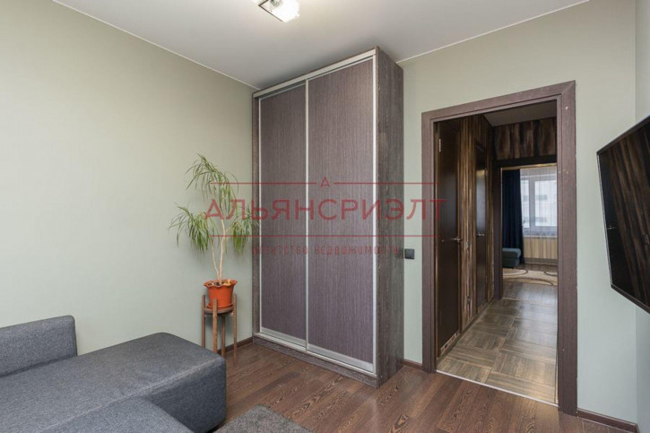 3-комн квартира ул. Есенина,8/5