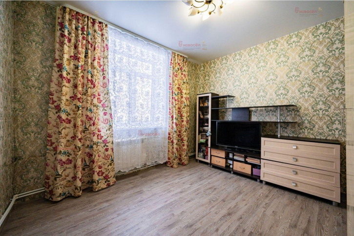 3-комн квартира Испытателей 9