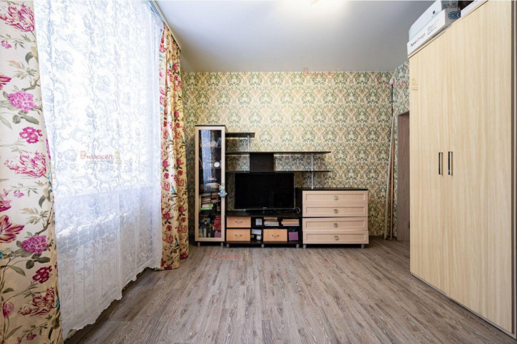 3-комн квартира Испытателей 9