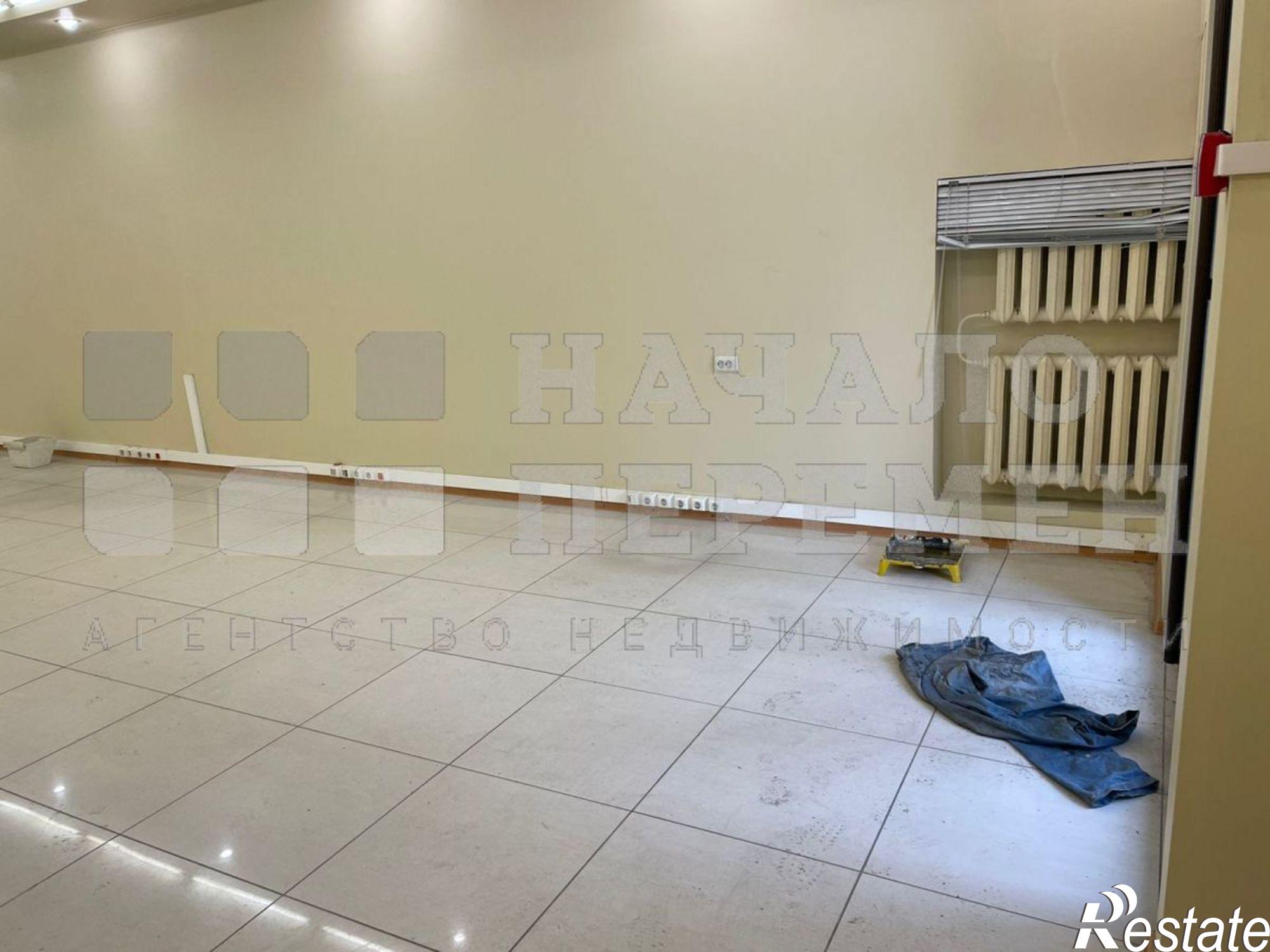 Сдать торговое помещение за 164 000 рублей на Богдана Хмельницкого ул, 39